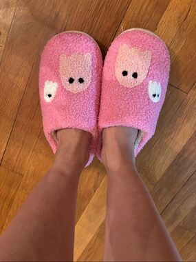 Cozy Pink Plush Slipper Mules with Cute Face Accents